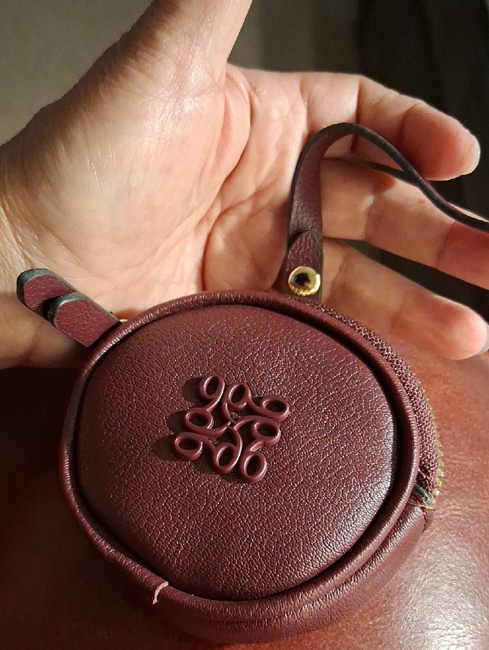 Cute Coin Charm In Wine. Unknown - Picture 6 of 6
